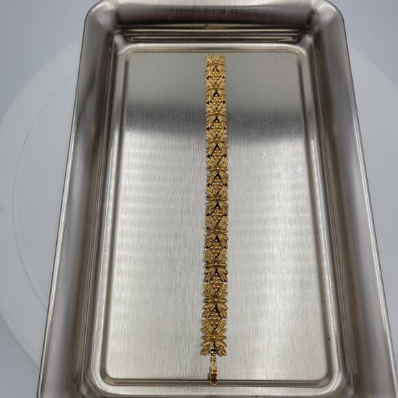 Sarah Coventry Flowers Chain Bracelet 8" Gold Tone Textured Fashion Jewelry - Picture 3 of 12